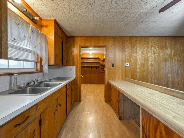 1045 12th Street, Dickinson, TX 77539