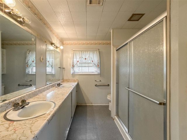 1045 12th Street, Dickinson, TX 77539