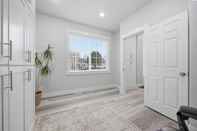 1313 N Rd 59, Pasco, WA 99301