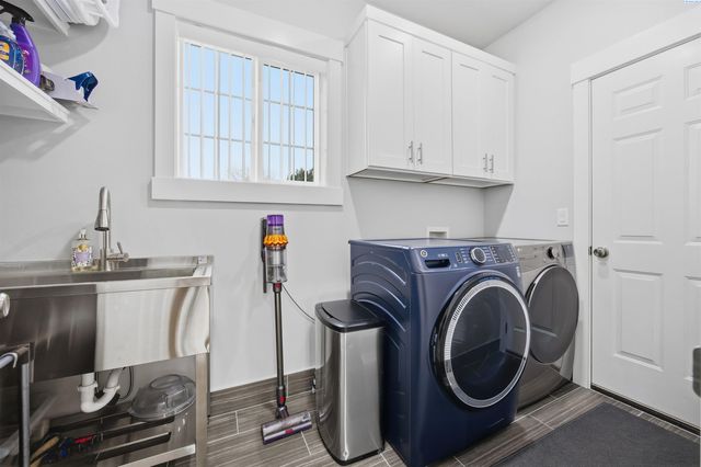 1313 N Rd 59, Pasco, WA 99301