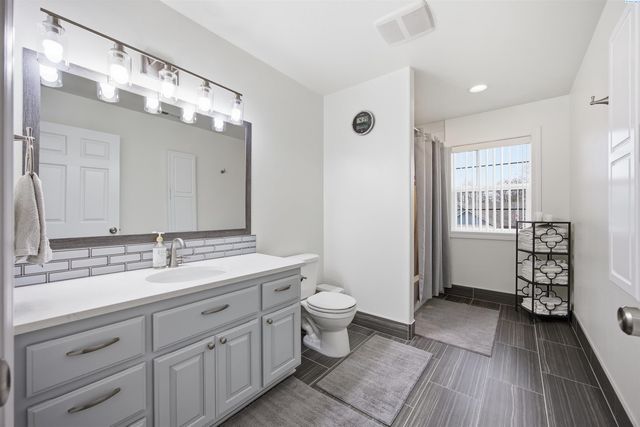 1313 N Rd 59, Pasco, WA 99301