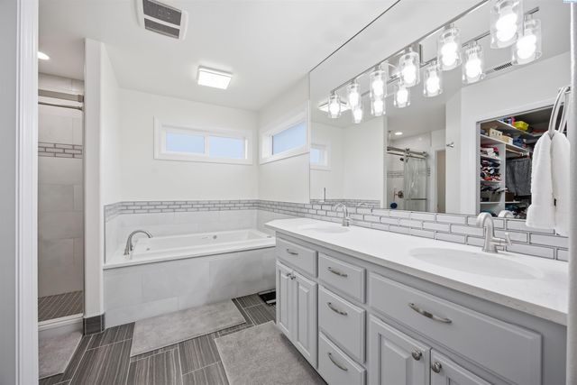 1313 N Rd 59, Pasco, WA 99301