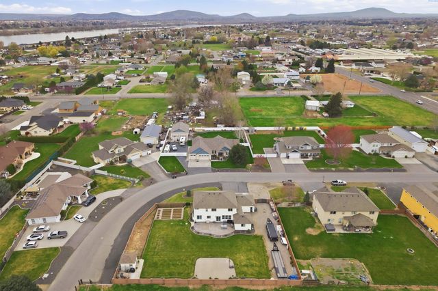 1313 N Rd 59, Pasco, WA 99301