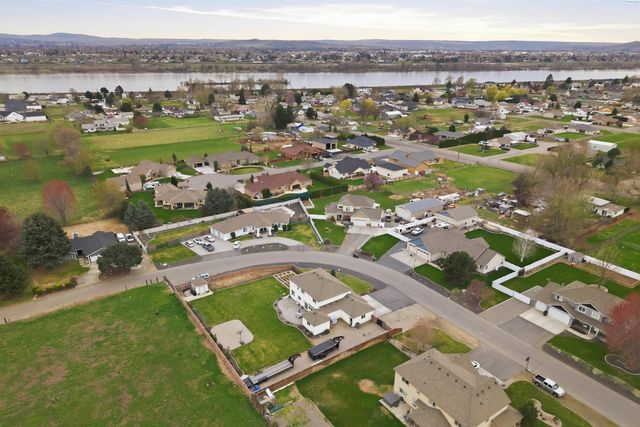 1313 N Rd 59, Pasco, WA 99301