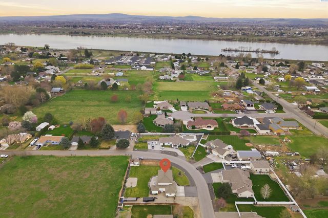 1313 N Rd 59, Pasco, WA 99301