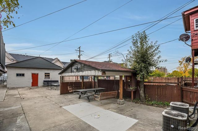 310 Hendrie Street, Detroit, MI 48202