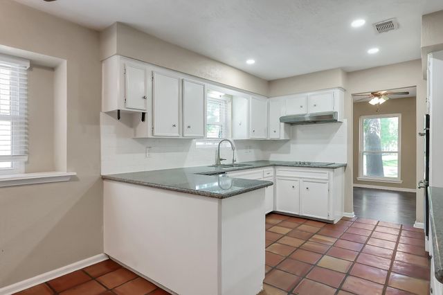 1218 Glouchester Lane, Houston, TX 77073