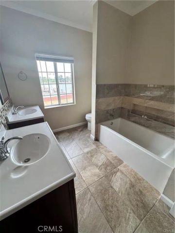 1046 S Citrus Avenue, Los Angeles, CA 90019