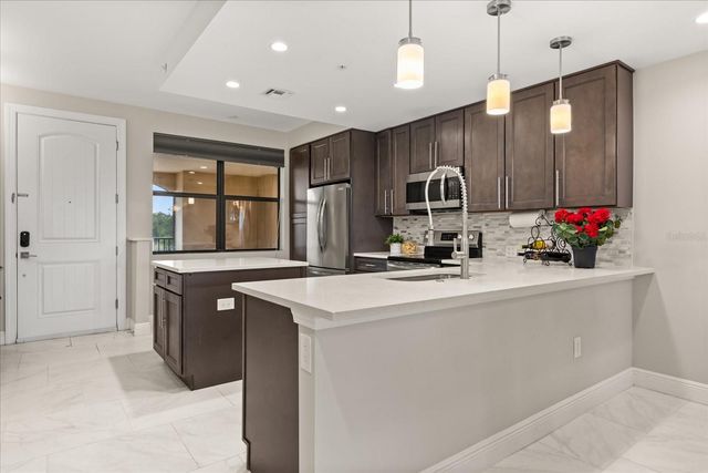 16300 COUNTY ROAD 455 204, Montverde, FL 34756