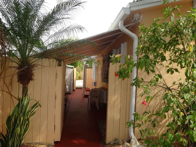 31 SE 13th Street 1-2, Dania Beach, FL 33004