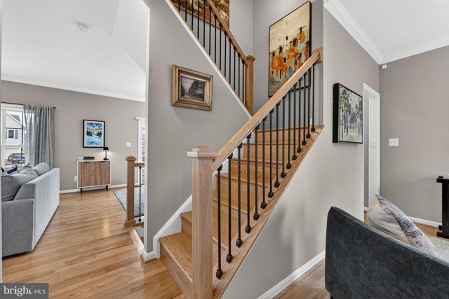 233 BREEZEWOOD DR, Warrenton, VA 20186