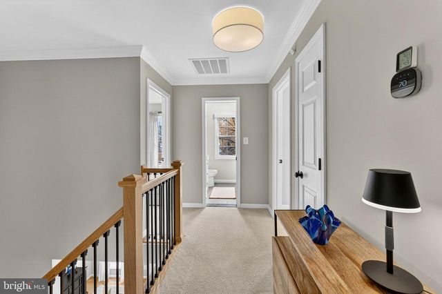 233 BREEZEWOOD DR, Warrenton, VA 20186