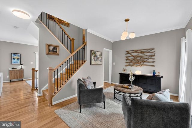 233 BREEZEWOOD DR, Warrenton, VA 20186