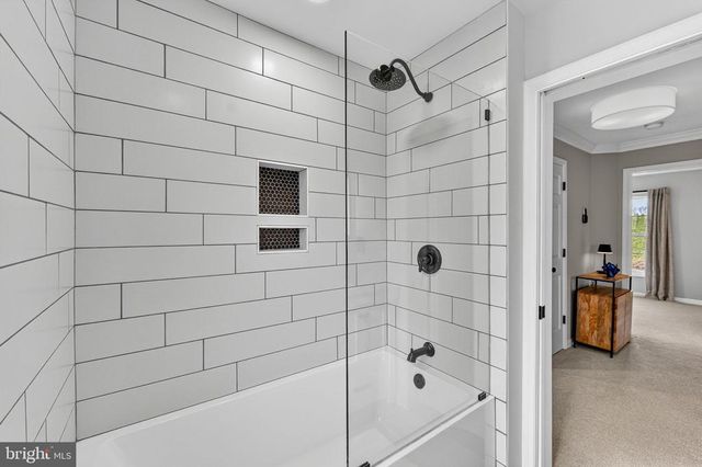 233 BREEZEWOOD DR, Warrenton, VA 20186