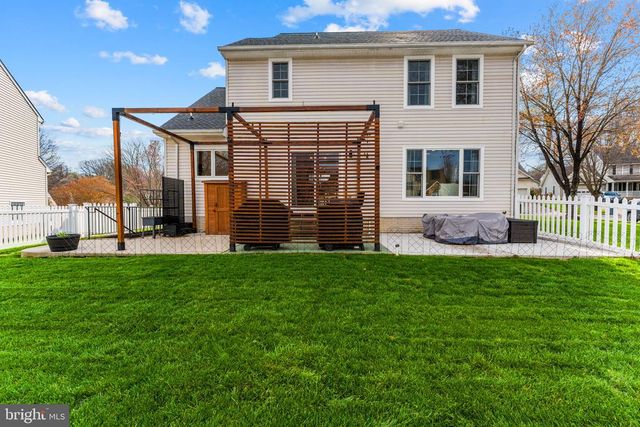 233 BREEZEWOOD DR, Warrenton, VA 20186