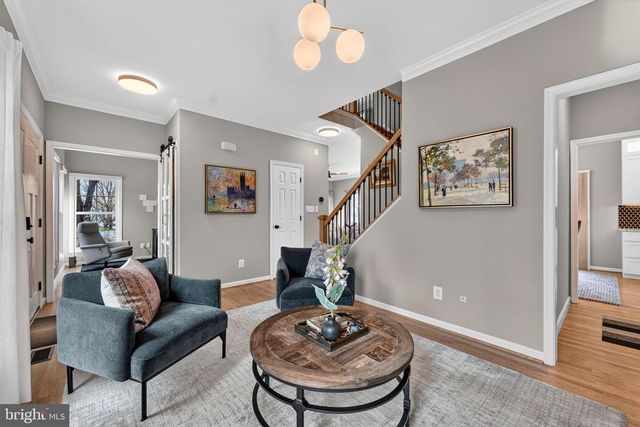 233 BREEZEWOOD DR, Warrenton, VA 20186