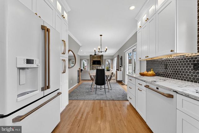 233 BREEZEWOOD DR, Warrenton, VA 20186