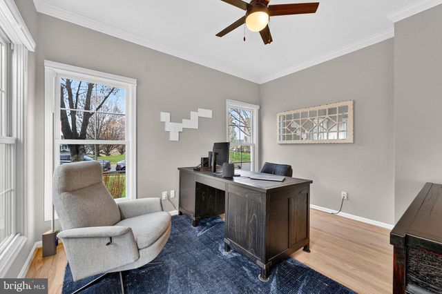 233 BREEZEWOOD DR, Warrenton, VA 20186