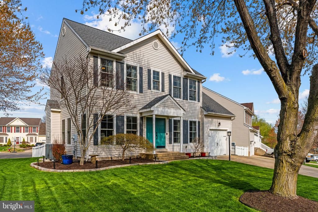 233 BREEZEWOOD DR, Warrenton, VA 20186