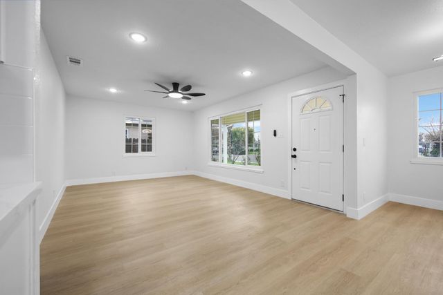 3425 N Kirk St, Stockton, CA 95204