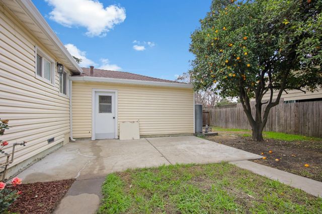 3425 N Kirk St, Stockton, CA 95204