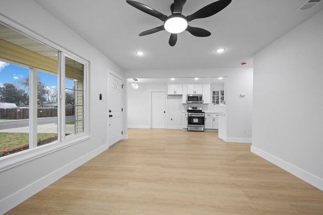 3425 N Kirk St, Stockton, CA 95204