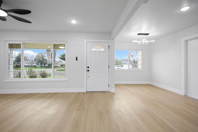 3425 N Kirk St, Stockton, CA 95204