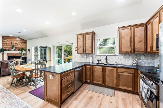 6 Drayton Lane, Bella Vista, AR 72715