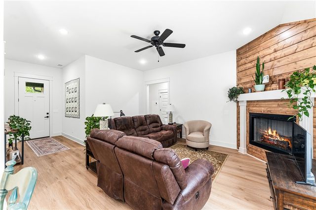 6 Drayton Lane, Bella Vista, AR 72715