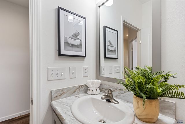 1717.99 E PHILADELPHIA, Rapid City, SD 57701