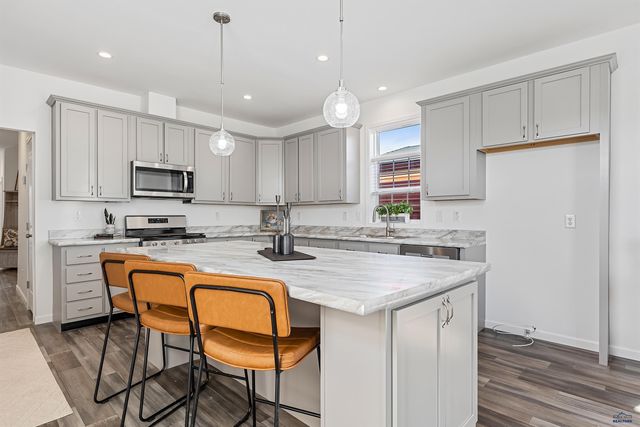 1717.99 E PHILADELPHIA, Rapid City, SD 57701