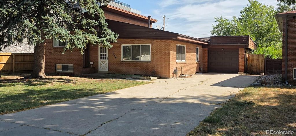 1260 Saulsbury Street, Lakewood, CO 80214