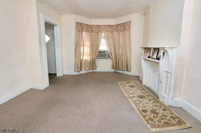 22 Kensington Pl, East Orange City, NJ 07017