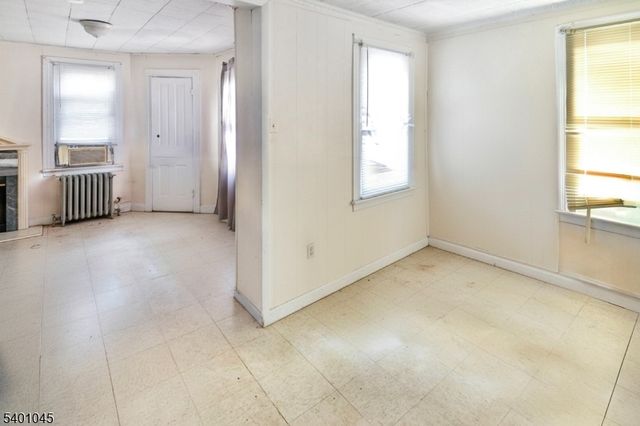 22 Kensington Pl, East Orange City, NJ 07017