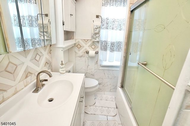 22 Kensington Pl, East Orange City, NJ 07017