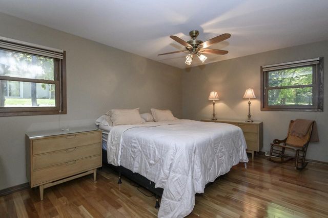 2204 Hunting Ridge ROAD, Waukesha, WI 53188