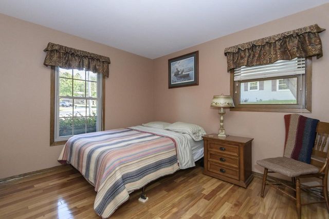 2204 Hunting Ridge ROAD, Waukesha, WI 53188