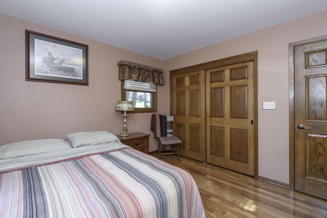 2204 Hunting Ridge ROAD, Waukesha, WI 53188