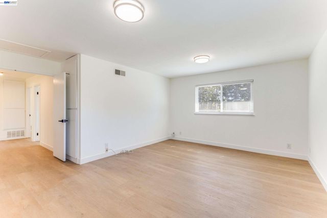 654 Calpella Dr, San Jose, CA 95136