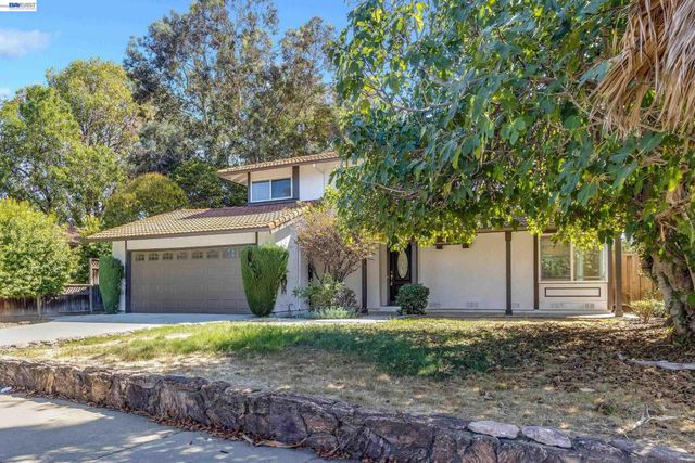 654 Calpella Dr, San Jose, CA 95136