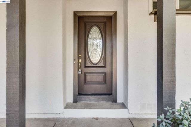 654 Calpella Dr, San Jose, CA 95136