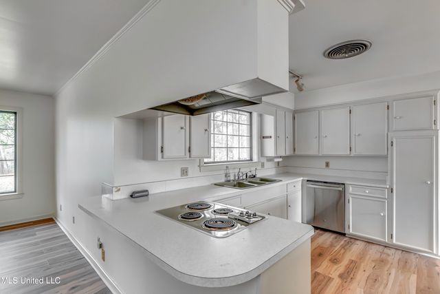 632 NW Second Avenue, Magee, MS 39111