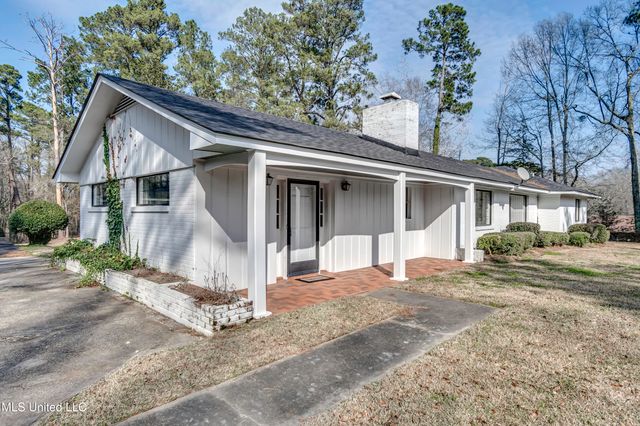 632 NW Second Avenue, Magee, MS 39111