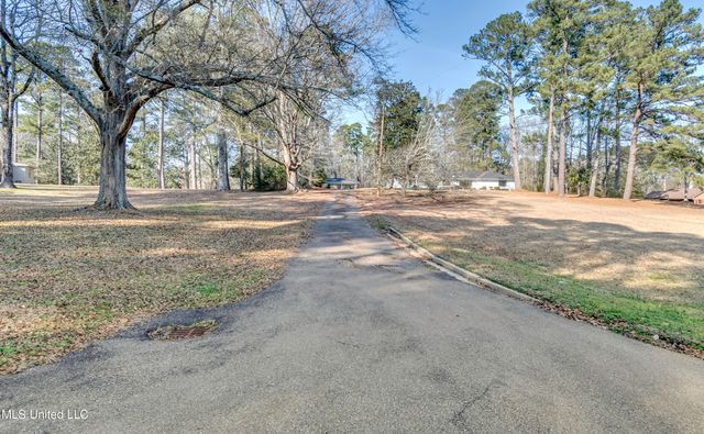 632 NW Second Avenue, Magee, MS 39111