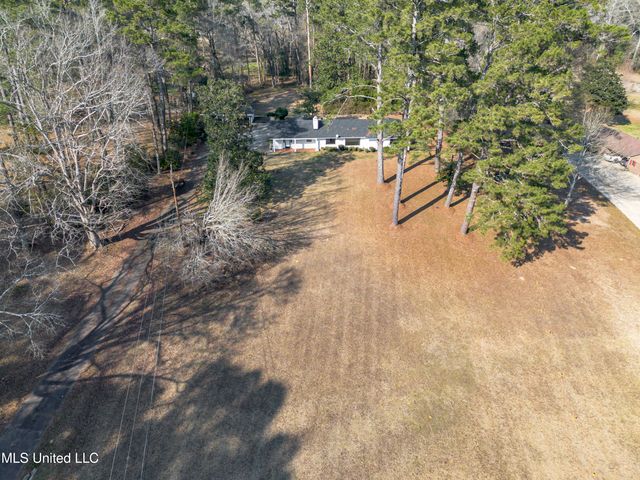 632 NW Second Avenue, Magee, MS 39111