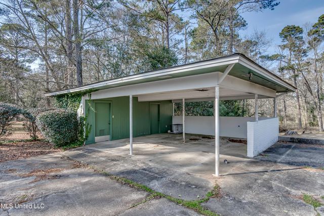 632 NW Second Avenue, Magee, MS 39111