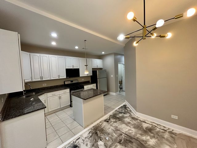 5333 S Calumet Avenue, Chicago, IL 60615