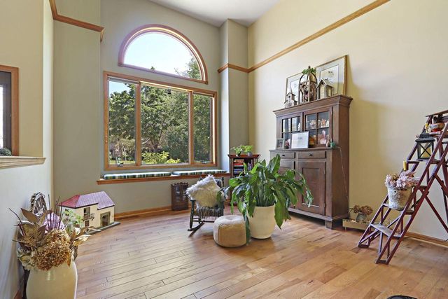 1109 Cooper Hawk DRIVE, Burlington, WI 53105