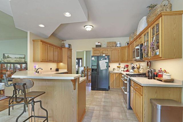 1109 Cooper Hawk DRIVE, Burlington, WI 53105