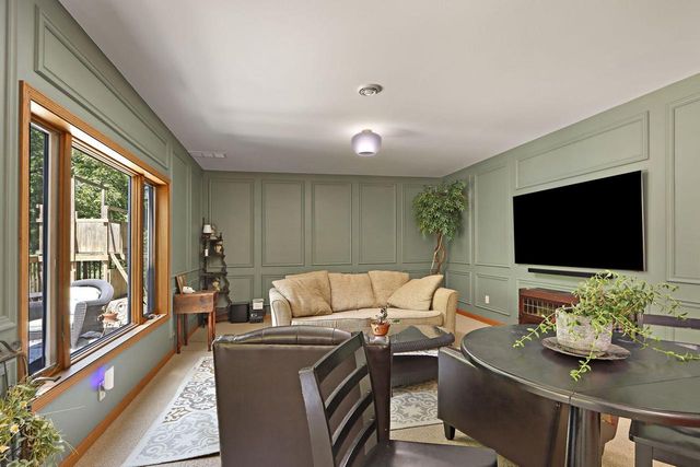 1109 Cooper Hawk DRIVE, Burlington, WI 53105
